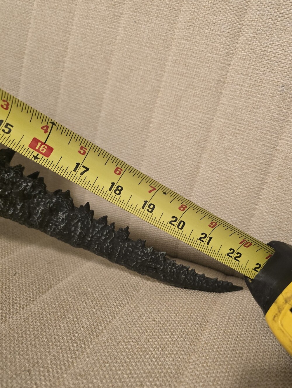Large Godzilla Figure - Picture 8 of 8